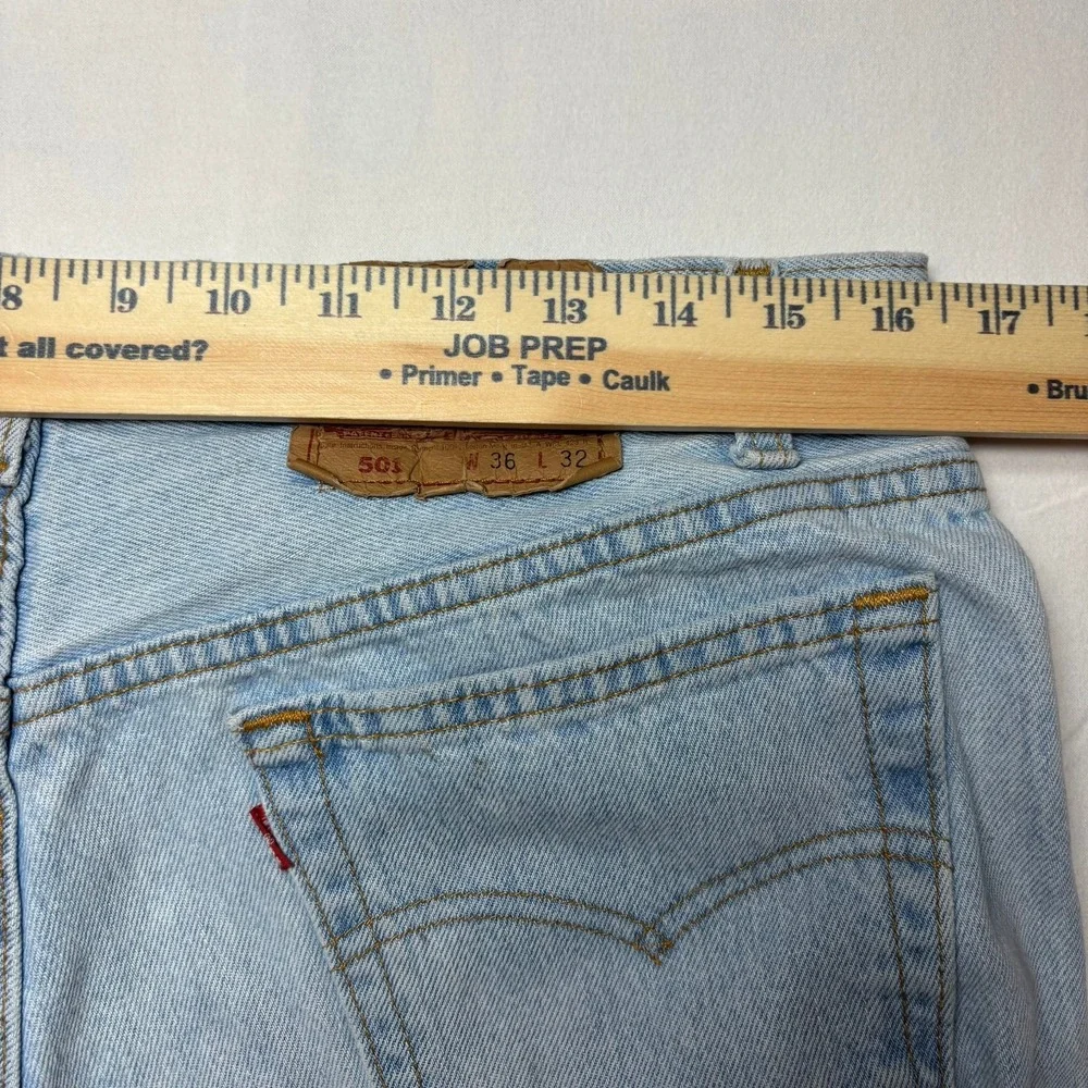 Vintage Levi's 501 Jeans Mens 36x32 Light Blue 90s USA Button Fly Straight Leg